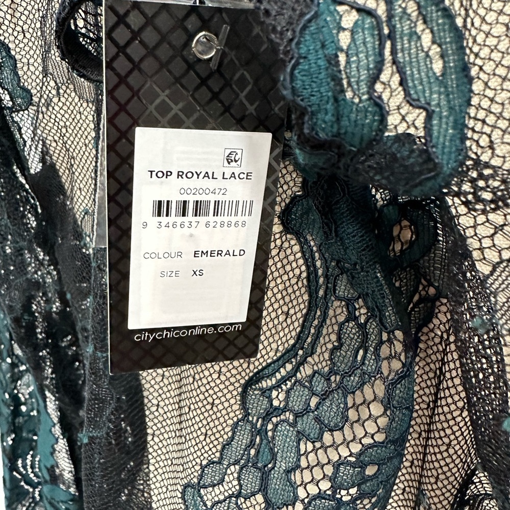 CITY CHIC Royal Lace Top emerald - Picture 11 of 12